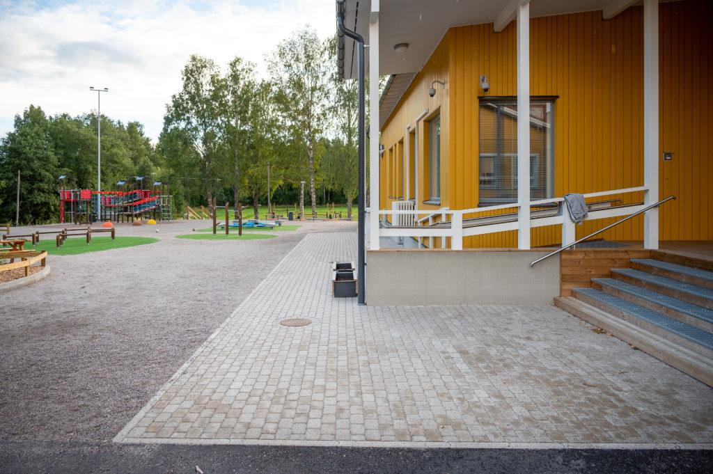 artkivi_kivityö_kivityöt_graniitti_maanrakennus_viherrakentaminen_lumityö_leikkivälineet_asfalttityö